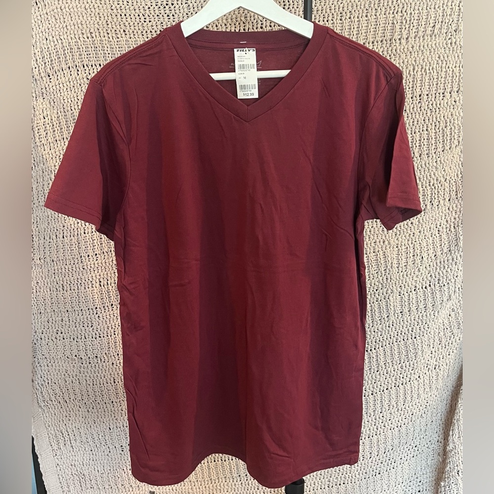 Tilly’s - Merlo Red T-Shirt - Medium
